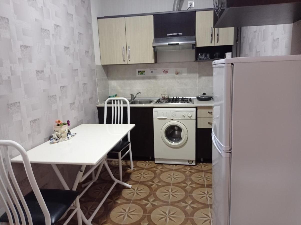 Bizim Ev Hostel Naftalan Esterno foto