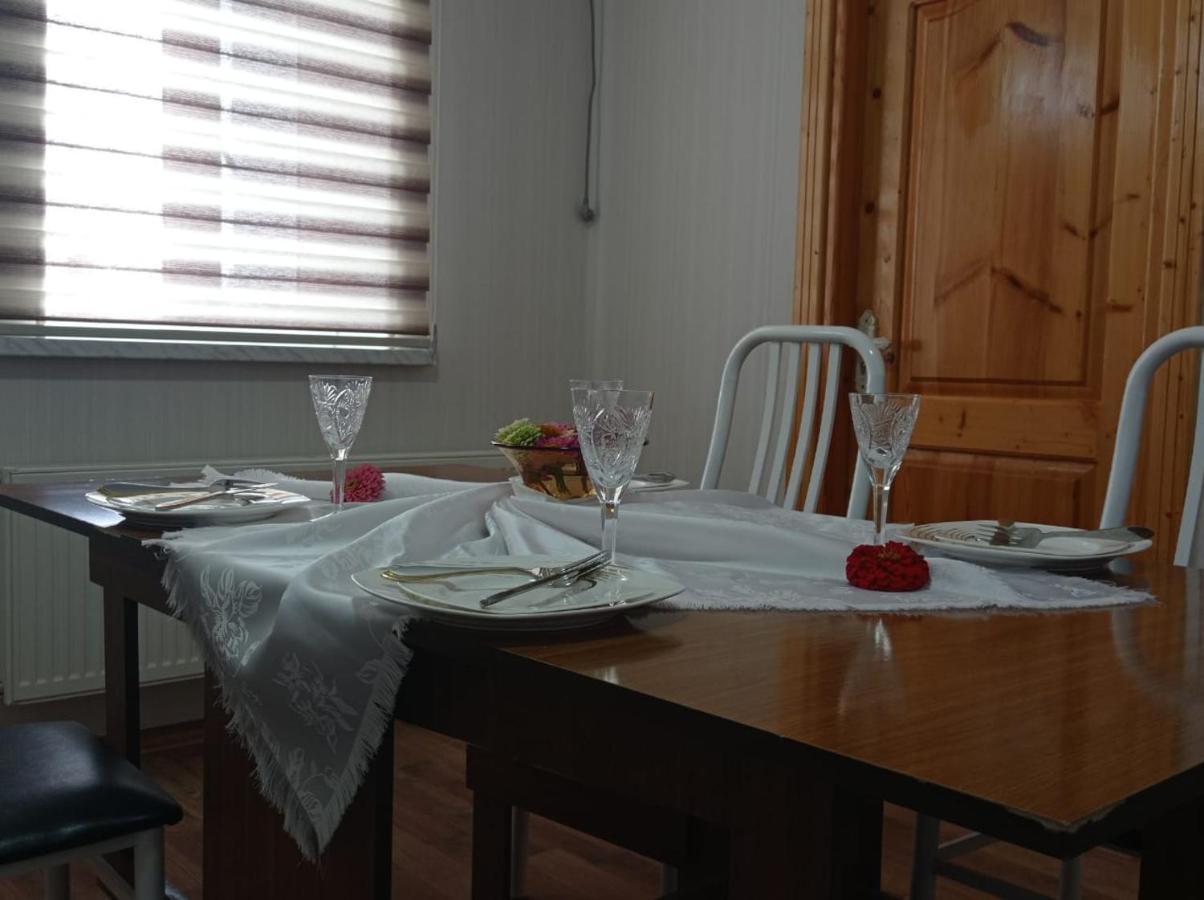 Bizim Ev Hostel Naftalan Esterno foto